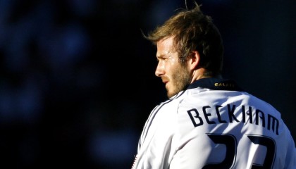 开云体育网页版-关键封盖：李磊最后一刻封阻上海队的必杀投篮！，李磊 球员