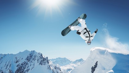 开云体育ios下载-赛场偶遇：运动员趣味互动瞬间，运动员进场游戏玩法